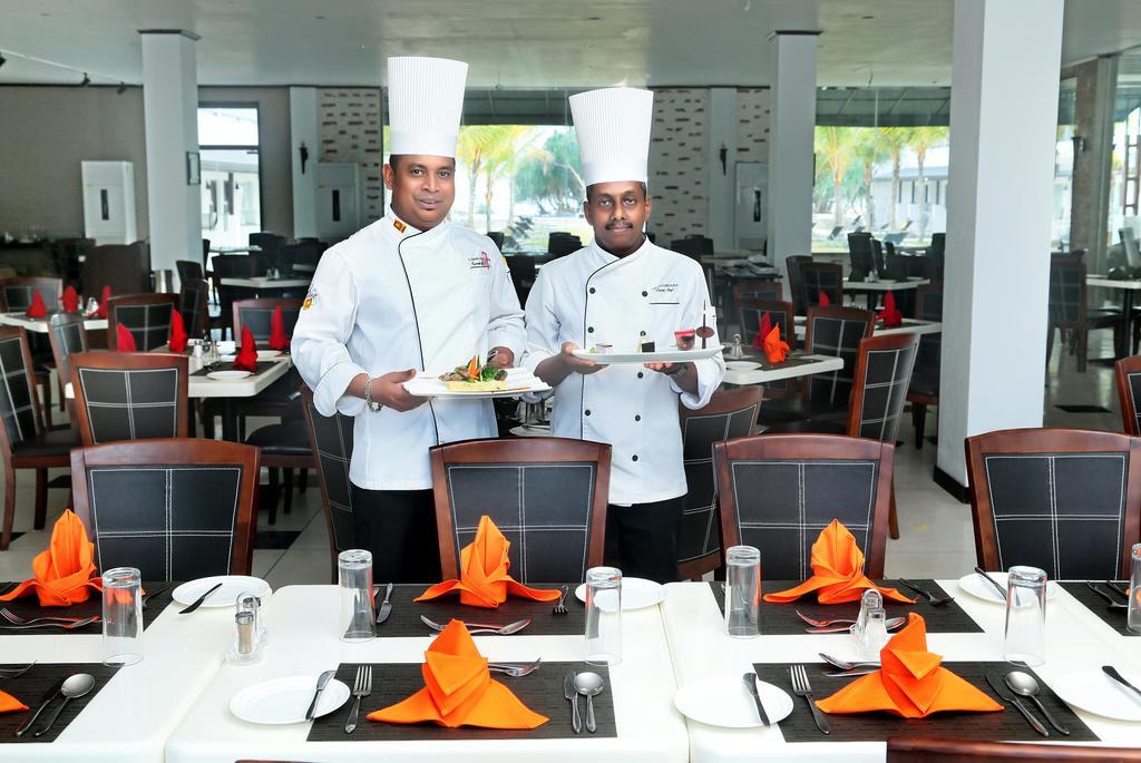 Coco Royal Beach Resort Kalutara Exteriör bild