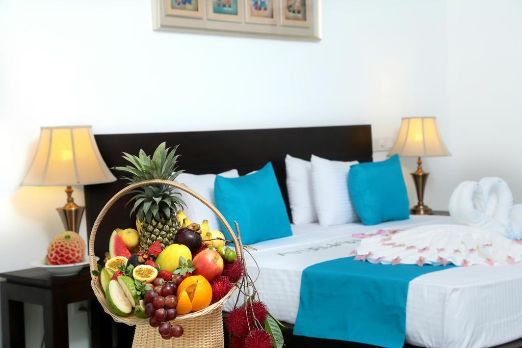 Coco Royal Beach Resort Kalutara Exteriör bild